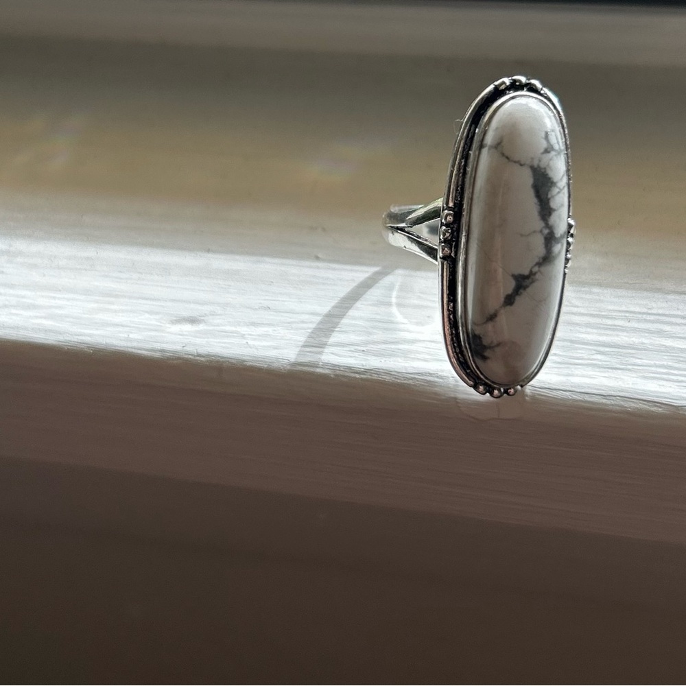 White Howlite Oval Silver Ring - Women Jewelry Sz 10